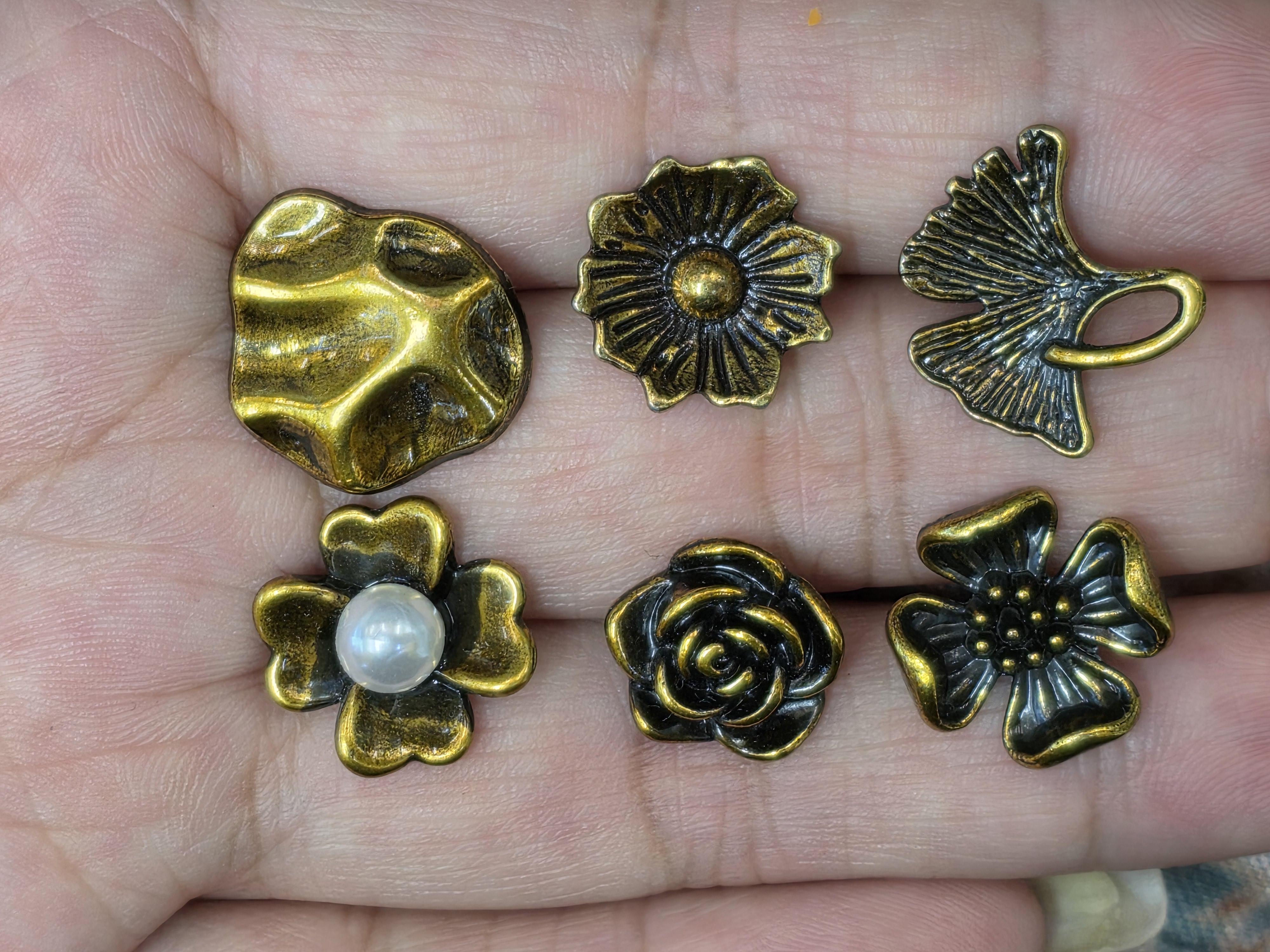 Retro buttons