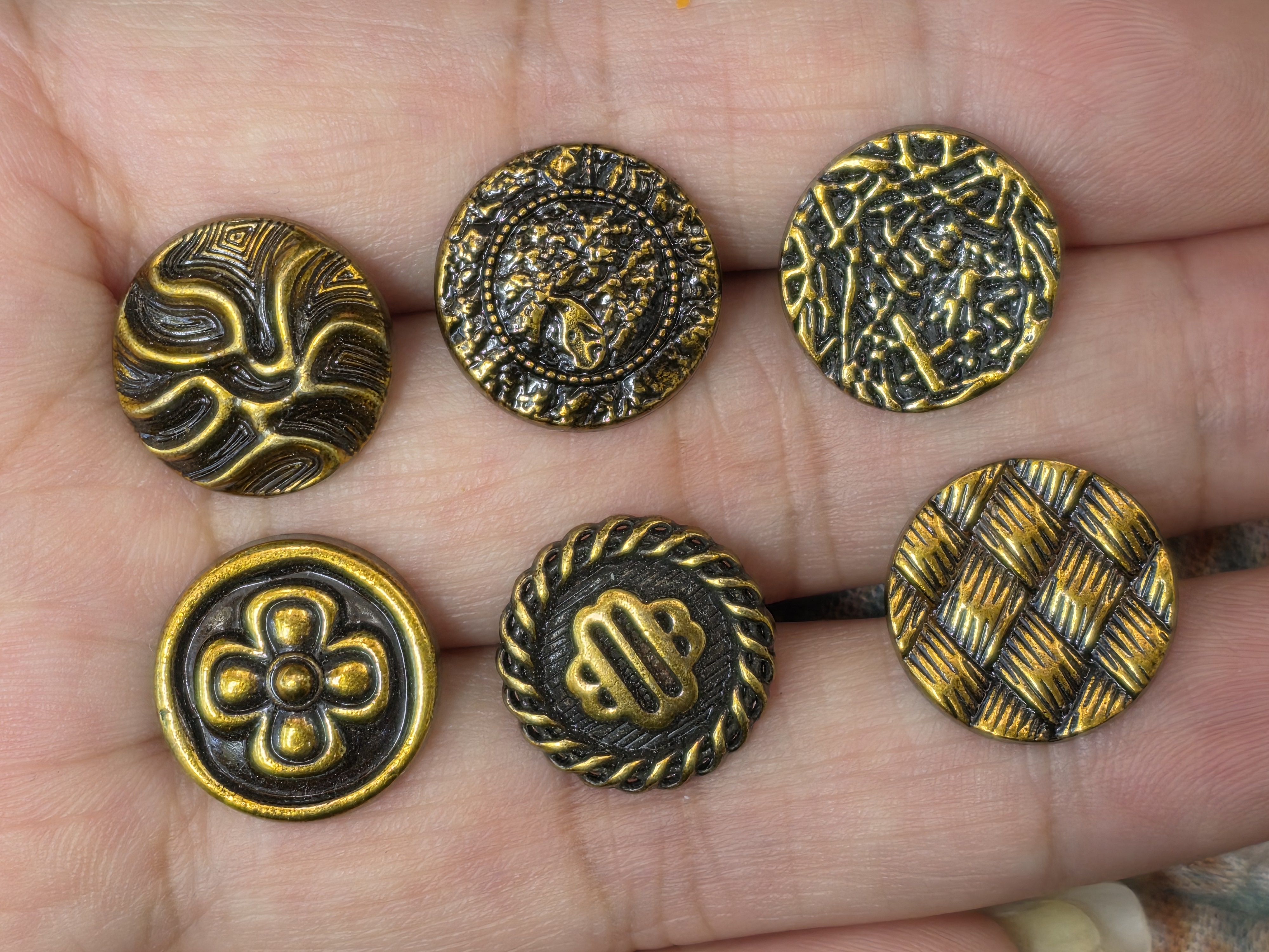 Retro buttons