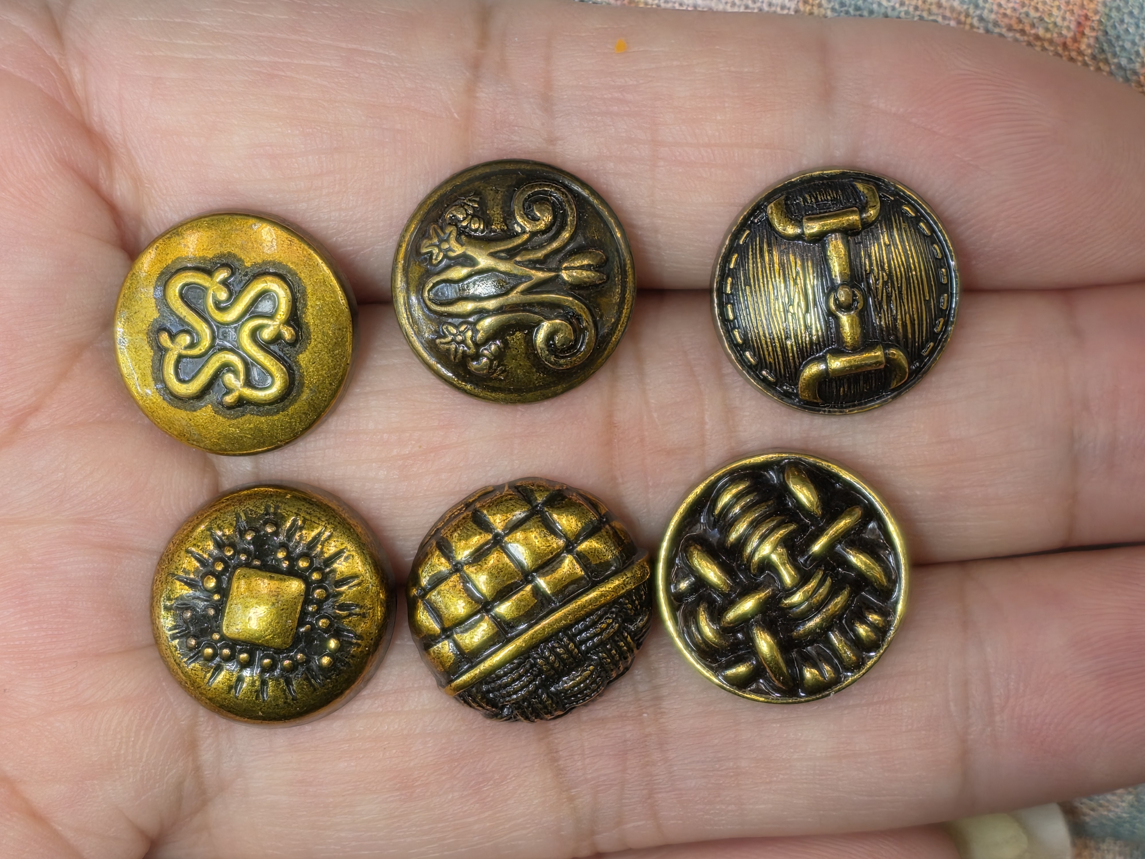 Retro buttons