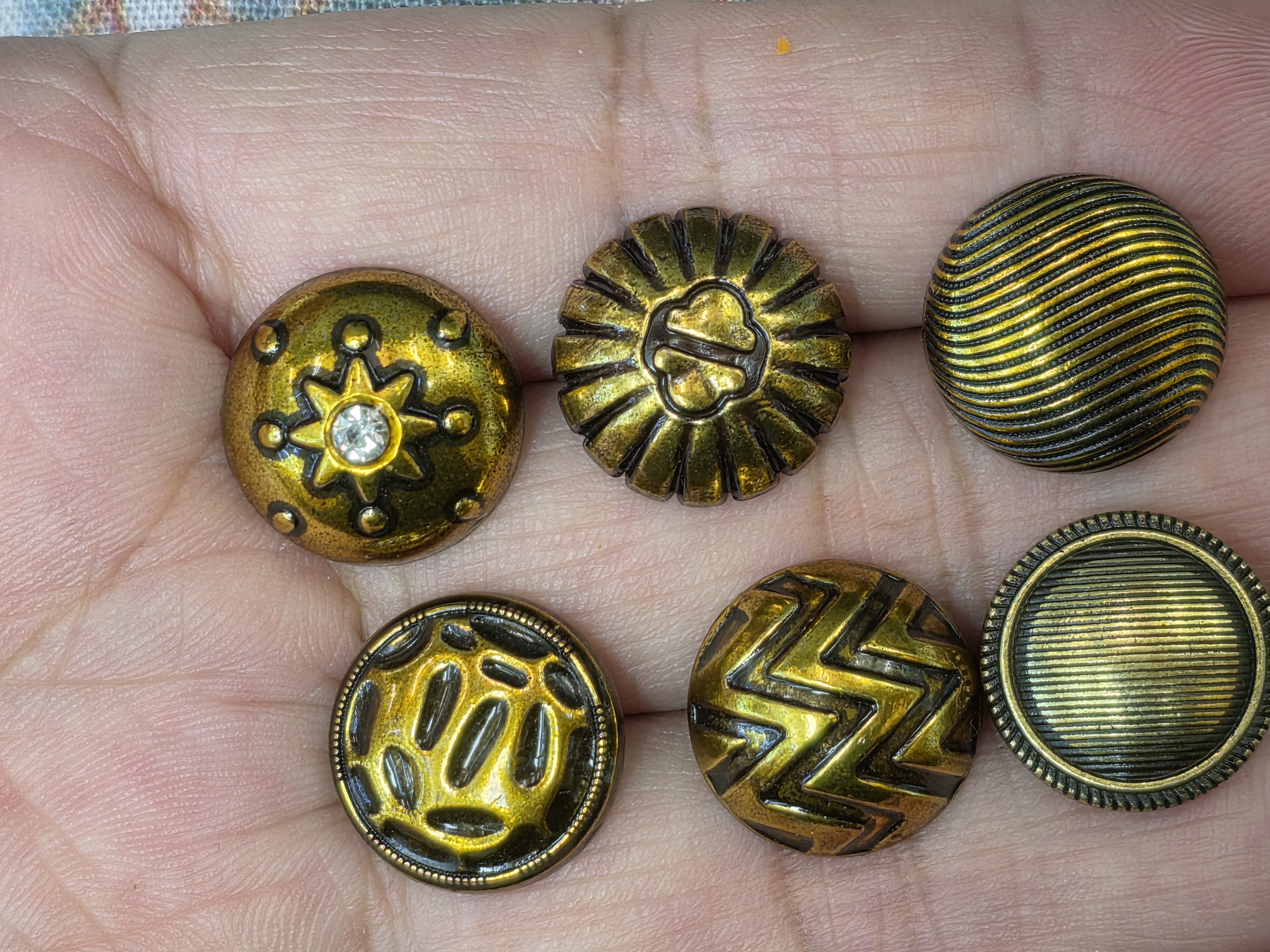 Retro buttons